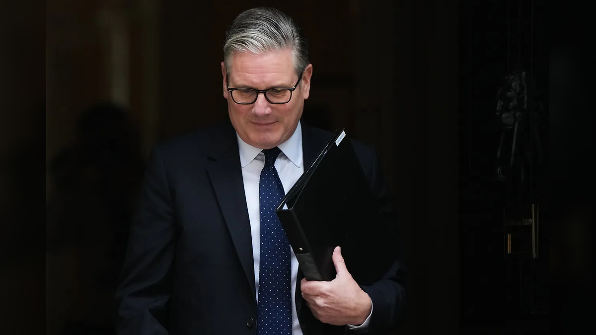 Keir Starmer admits using disappearing WhatsApp messages as UK Prime Minister triggers fresh outrage over missing Mandelson evidence in Westminster, London