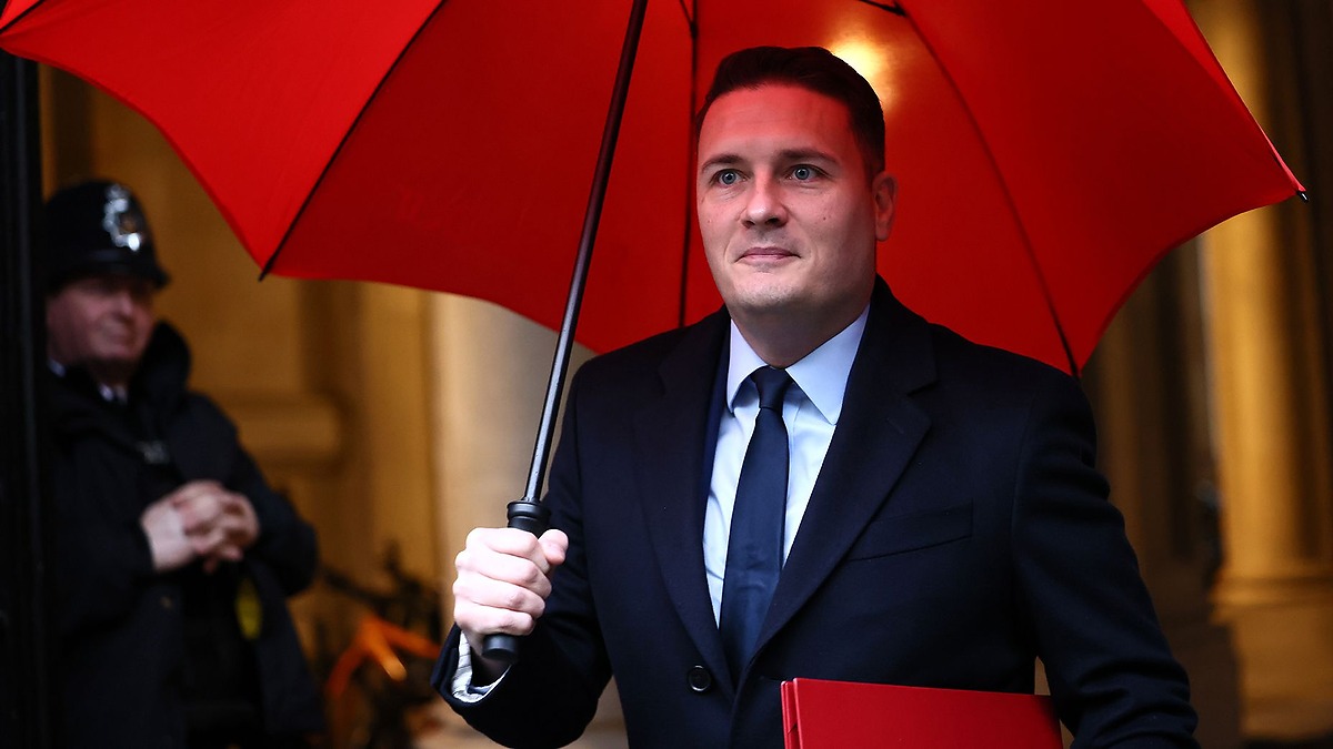 Peter Mandelson Leaks WhatsApp Messages and Publicly Mocks Wes Streeting as UK Cabinet Row Explodes in Private Labour Chats Across Westminster Government Circles