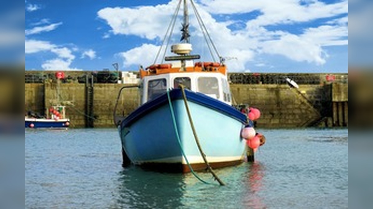 MMO Sparks Industry Debate as It Resumes Controversial I-VMS Rollout with CLS UK Ltd for English Fishing Fleet Tracking in Coastal Waters